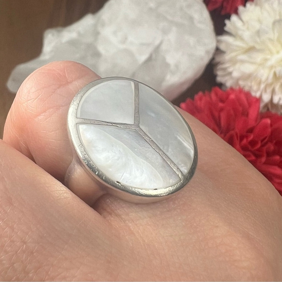 Vintage Chunky Mother of Pearl Inlay Ring Size 6 Sterling Silver Southwestern - Picture 4 of 13
